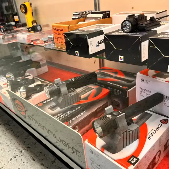 https://slidellarmysurplus.com/wp-content/uploads/2024/03/Flash-Light1-640x640.webp