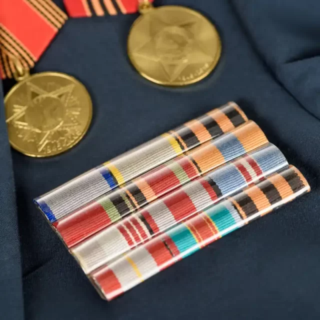 https://slidellarmysurplus.com/wp-content/uploads/2024/03/army-pins-and-ranks-640x640.webp